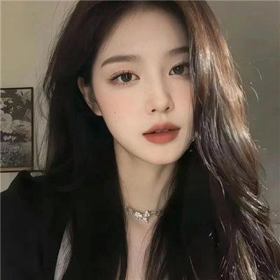 龙纹身的女孩